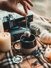 Cargar imagen en el visor de la galería, Taza Kero Octubre