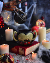 Cargar imagen en el visor de la galería, Baby Dracula - Edicion de colección 2023