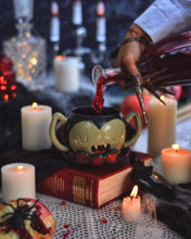 Cargar imagen en el visor de la galería, Baby Dracula - Edicion de colección 2023