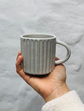 Cargar imagen en el visor de la galería, Taza Purpi Latte