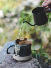 Cargar imagen en el visor de la galería, Color blue jean viene con una ligera textura que no impide su fucionamiento, sino es un comportamiento del material.